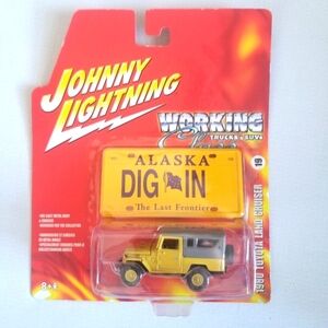 2006 Working Class Johnny Lightning    #19 Alaska Yellow 80s Toyota Land Cruiser